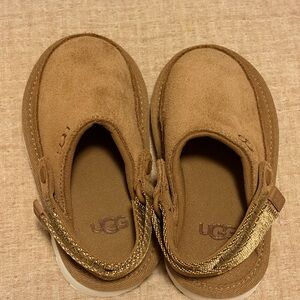 UGG Goldenstar Clog -Chestnut